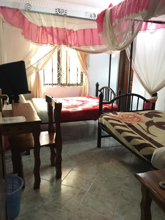 Kutetere Motel อารูชา ภายนอก รูปภาพ
