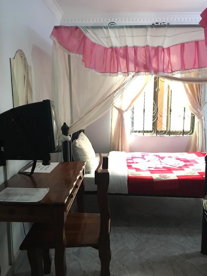 Kutetere Motel อารูชา ภายนอก รูปภาพ
